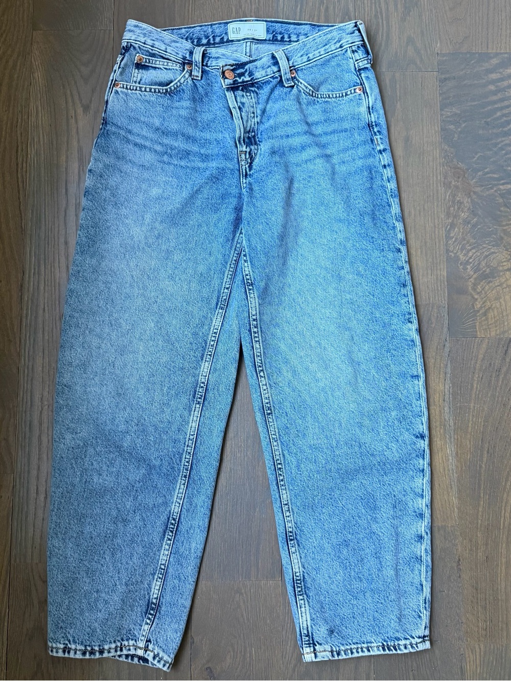 GAP Relaxed Light Blue Womenβs Crossover Jeans